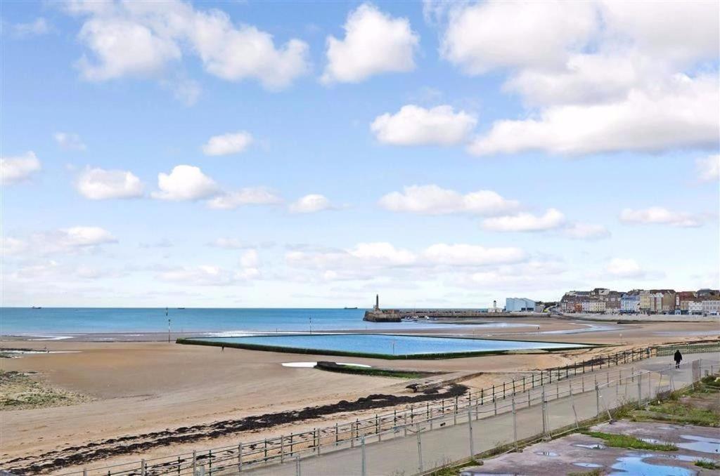 Spectacular Sea View Double, With Exclusive Bathroom & Use Of Patio And Bike Store Margate Bagian luar foto
