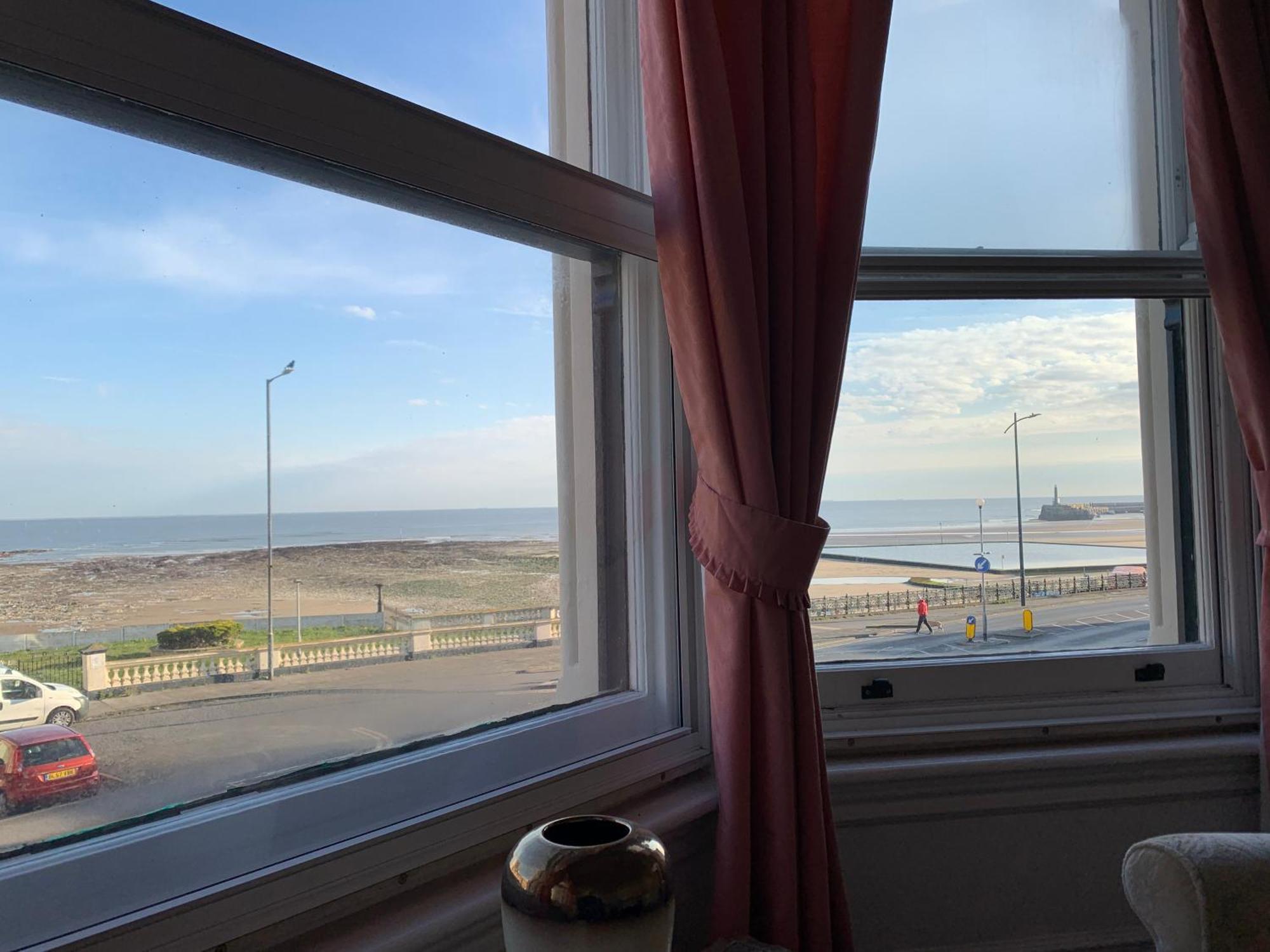 Spectacular Sea View Double, With Exclusive Bathroom & Use Of Patio And Bike Store Margate Bagian luar foto